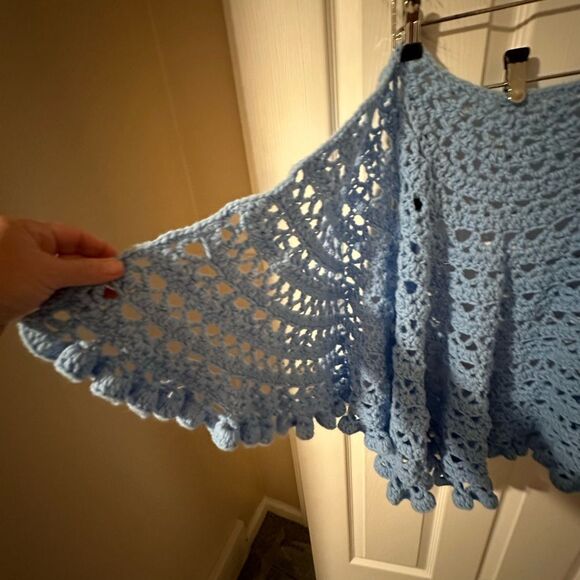Vintage Hand Crochet Boho style Ruffled Shawl - Baby Blue - Picture 2 of 5